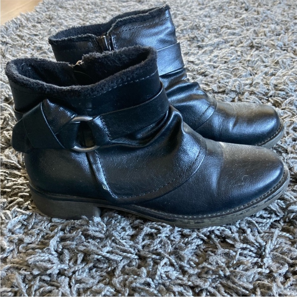 BareTraps Women’s Ankle Boots Size 6